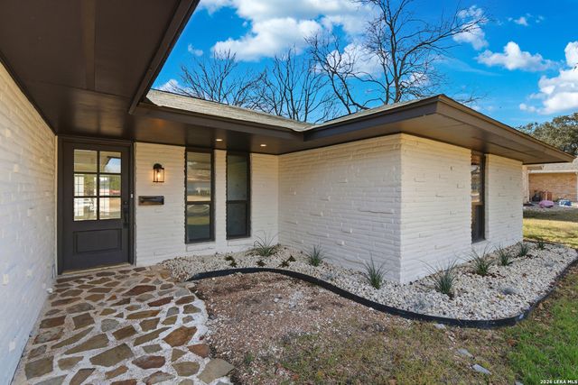 100 Howard Dr, Schertz, TX 78154