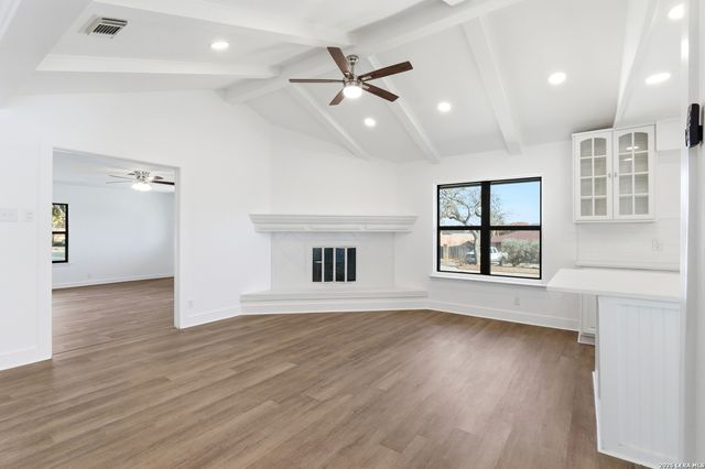 100 Howard Dr, Schertz, TX 78154