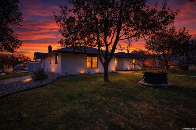 100 Howard Dr, Schertz, TX 78154