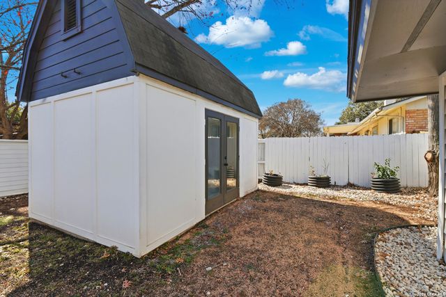 100 Howard Dr, Schertz, TX 78154