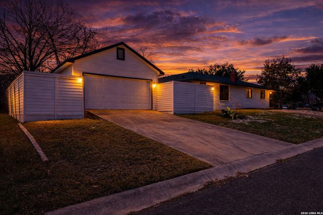 100 Howard Dr, Schertz, TX 78154