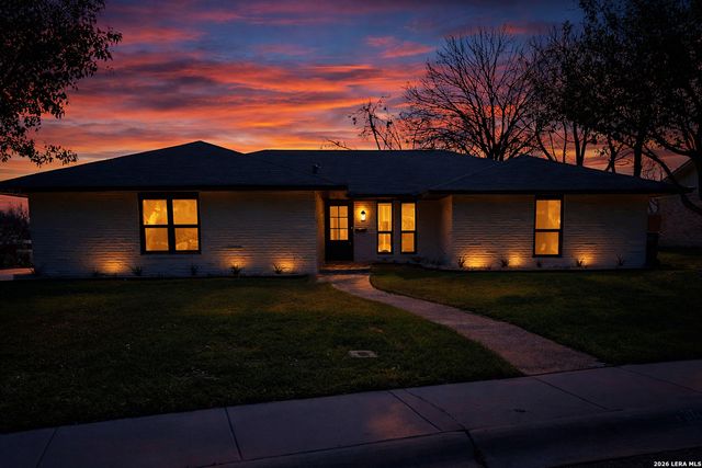 100 Howard Dr, Schertz, TX 78154