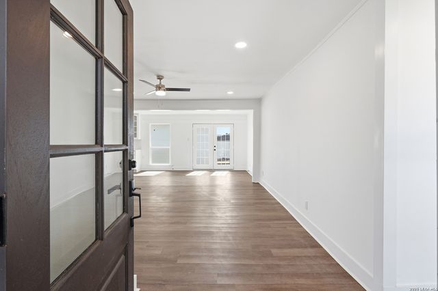 100 Howard Dr, Schertz, TX 78154