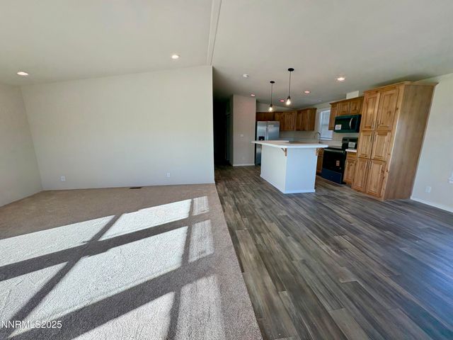 485 Camellia Way, Lovelock, NV 89419