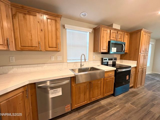 485 Camellia Way, Lovelock, NV 89419