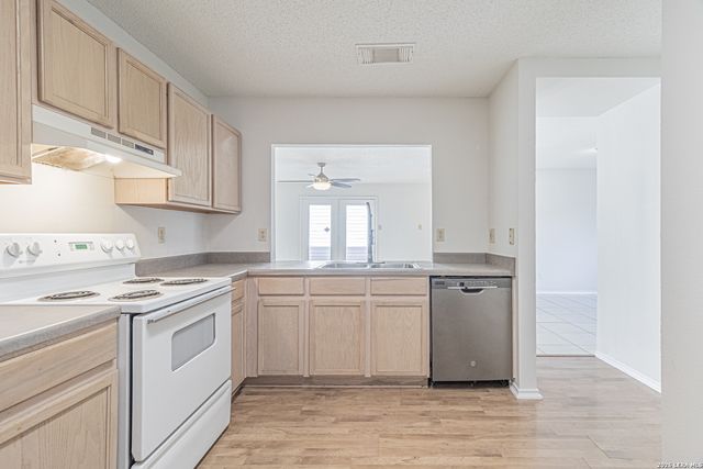 9815 Messenger Pass, San Antonio, TX 78245