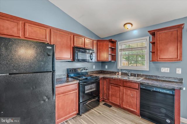 104 OWL AVE, Martinsburg, WV 25405