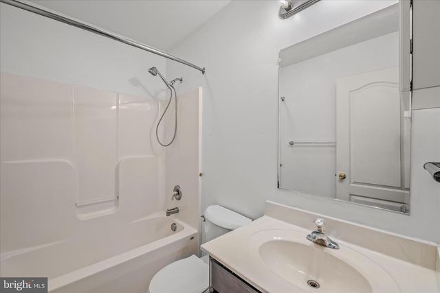 104 OWL AVE, Martinsburg, WV 25405