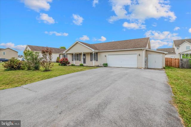 104 OWL AVE, Martinsburg, WV 25405