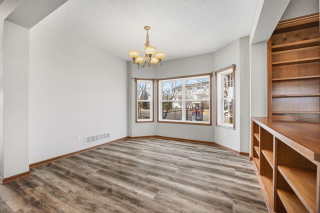 7000 Jenks Drive, Rockford, MN 55373