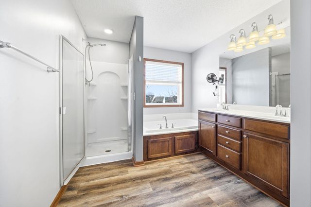 7000 Jenks Drive, Rockford, MN 55373