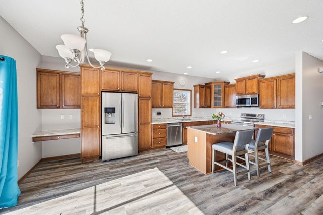 7000 Jenks Drive, Rockford, MN 55373