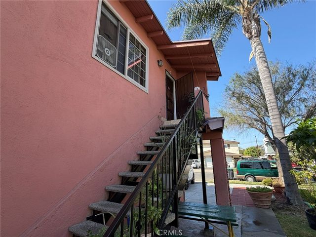 2301 S. Center Street, Santa Ana, CA 92704