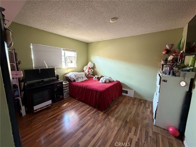 2301 S. Center Street, Santa Ana, CA 92704