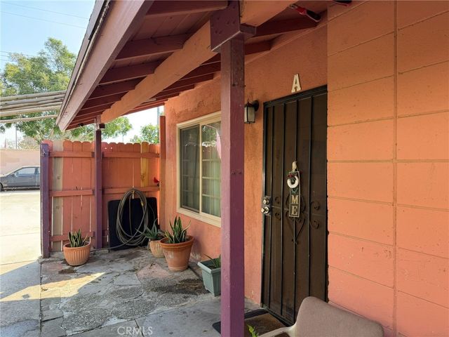 2301 S. Center Street, Santa Ana, CA 92704