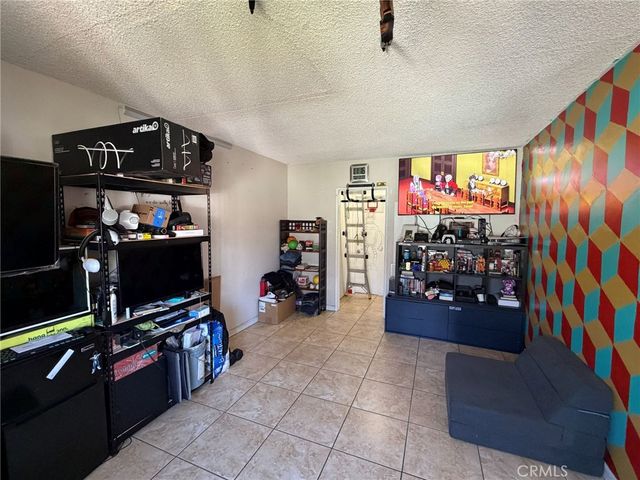 2301 S. Center Street, Santa Ana, CA 92704