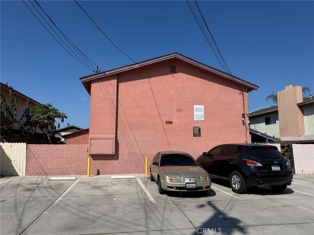 2301 S. Center Street, Santa Ana, CA 92704