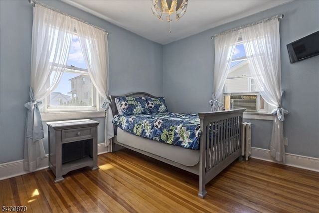 136 Cedar St, Cliffside Park Boro, NJ 07010