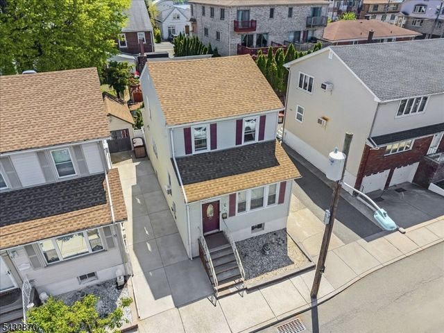 136 Cedar St, Cliffside Park Boro, NJ 07010