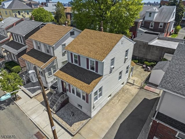 136 Cedar St, Cliffside Park Boro, NJ 07010