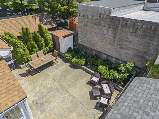 136 Cedar St, Cliffside Park Boro, NJ 07010