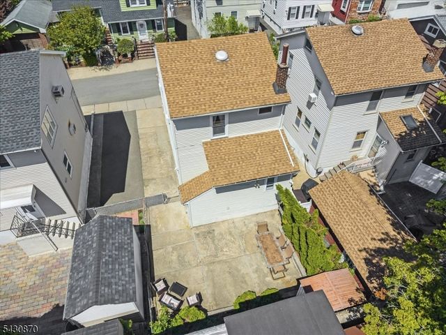 136 Cedar St, Cliffside Park Boro, NJ 07010