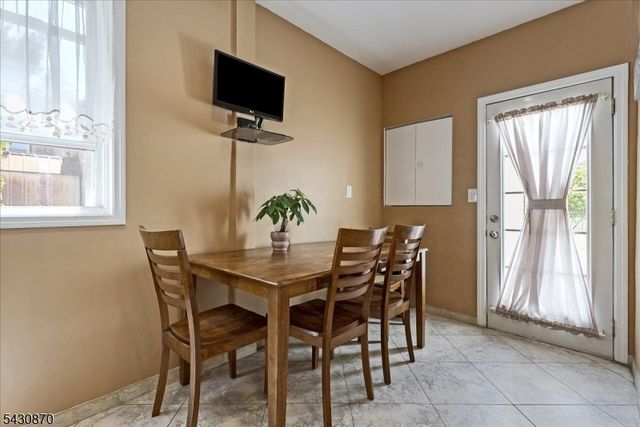 136 Cedar St, Cliffside Park Boro, NJ 07010