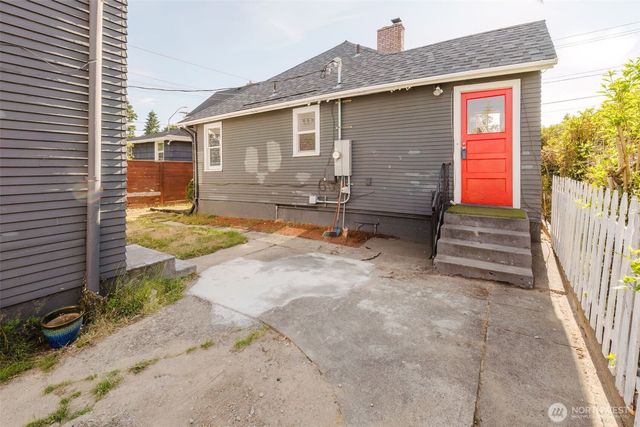 1108 Warren Avenue, Bremerton, WA 98337
