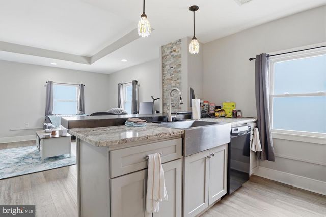 3514 WALNUT ST, Harrisburg, PA 17109