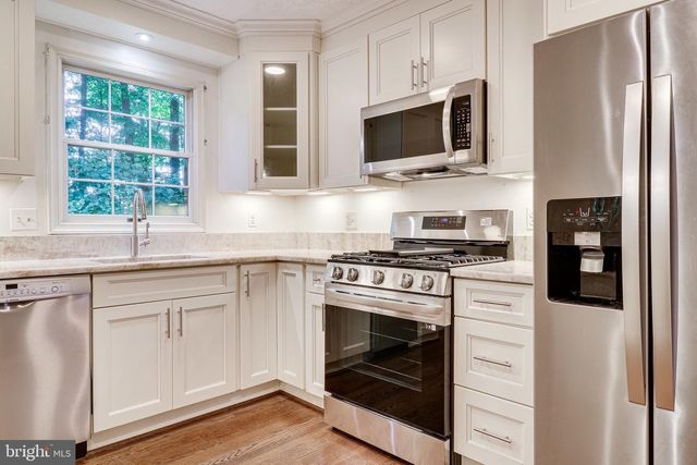 5931 OAKLAND PARK DR, Burke, VA 22015