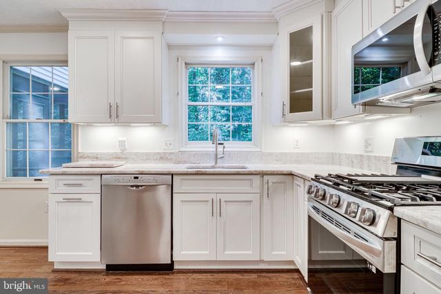 5931 OAKLAND PARK DR, Burke, VA 22015