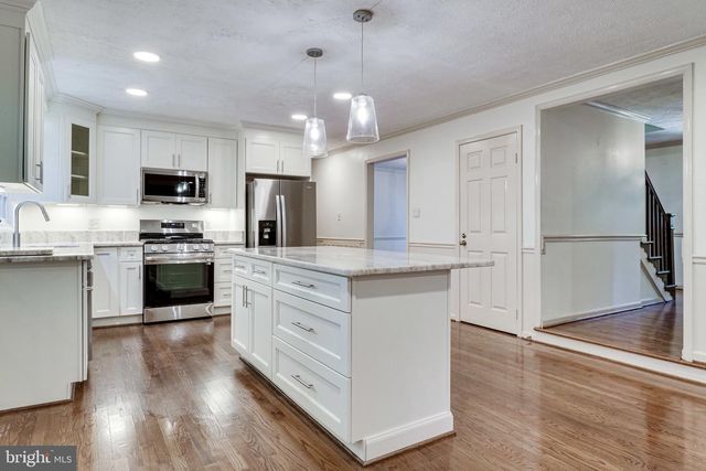 5931 OAKLAND PARK DR, Burke, VA 22015