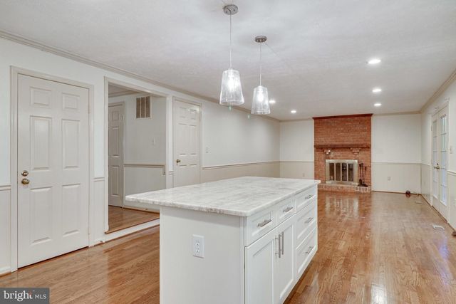 5931 OAKLAND PARK DR, Burke, VA 22015