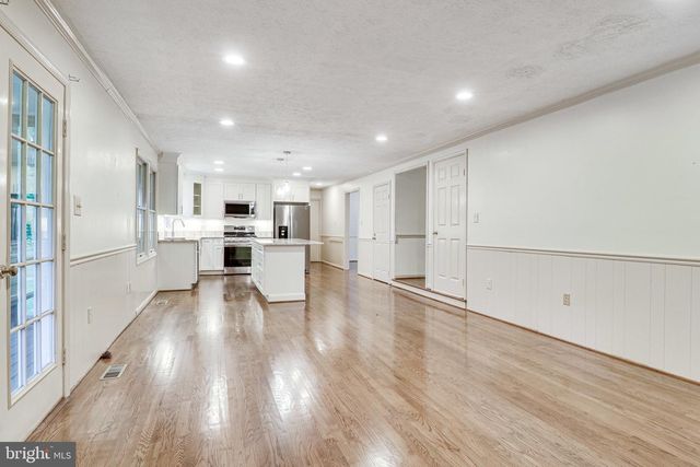 5931 OAKLAND PARK DR, Burke, VA 22015