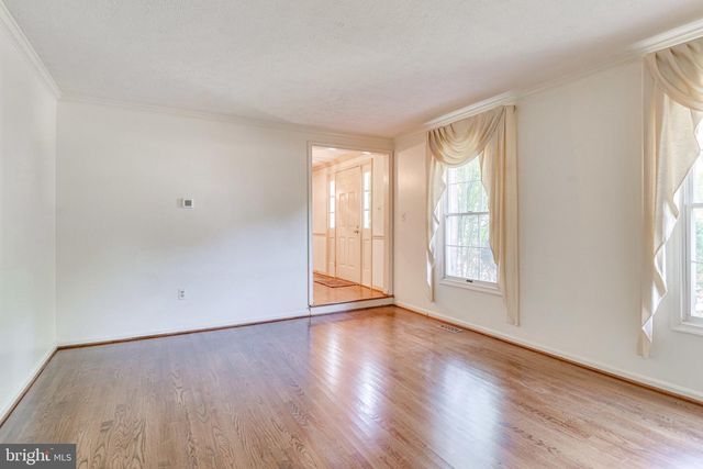 5931 OAKLAND PARK DR, Burke, VA 22015