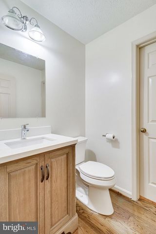 5931 OAKLAND PARK DR, Burke, VA 22015