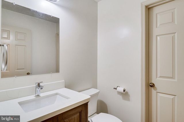 5931 OAKLAND PARK DR, Burke, VA 22015