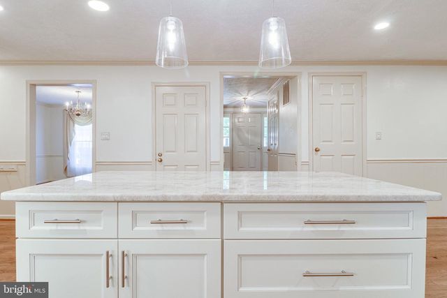 5931 OAKLAND PARK DR, Burke, VA 22015