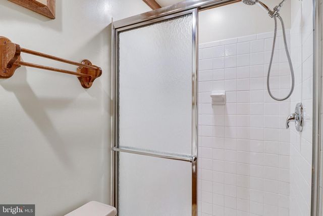 5931 OAKLAND PARK DR, Burke, VA 22015