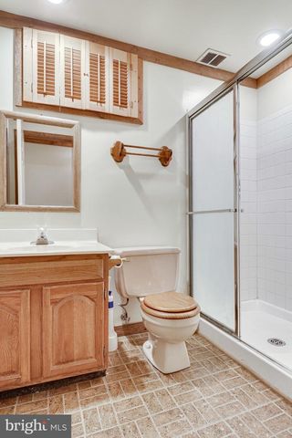 5931 OAKLAND PARK DR, Burke, VA 22015