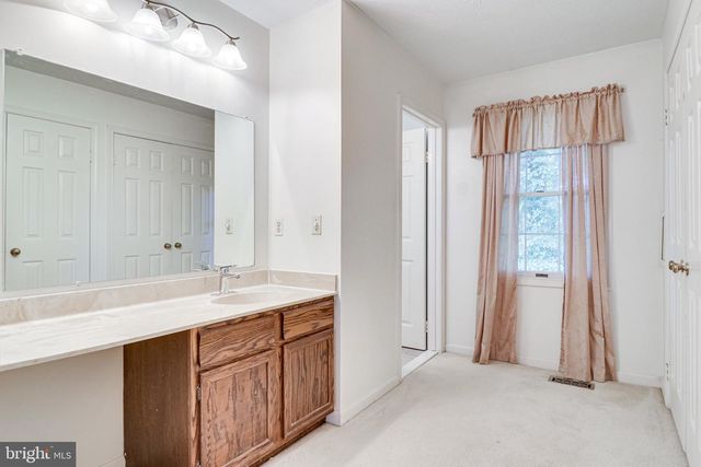 5931 OAKLAND PARK DR, Burke, VA 22015