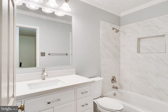 5931 OAKLAND PARK DR, Burke, VA 22015