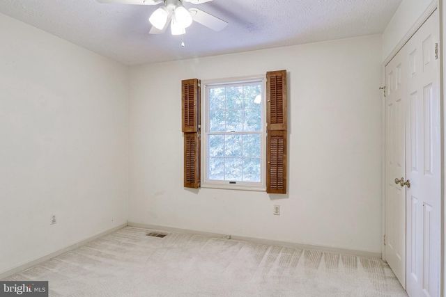 5931 OAKLAND PARK DR, Burke, VA 22015