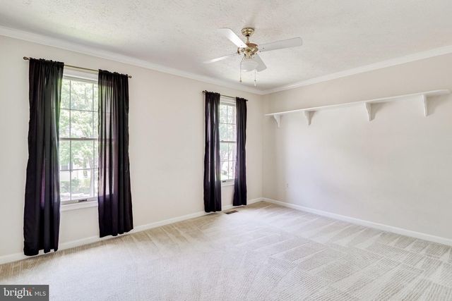 5931 OAKLAND PARK DR, Burke, VA 22015