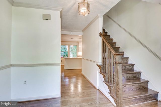 5931 OAKLAND PARK DR, Burke, VA 22015