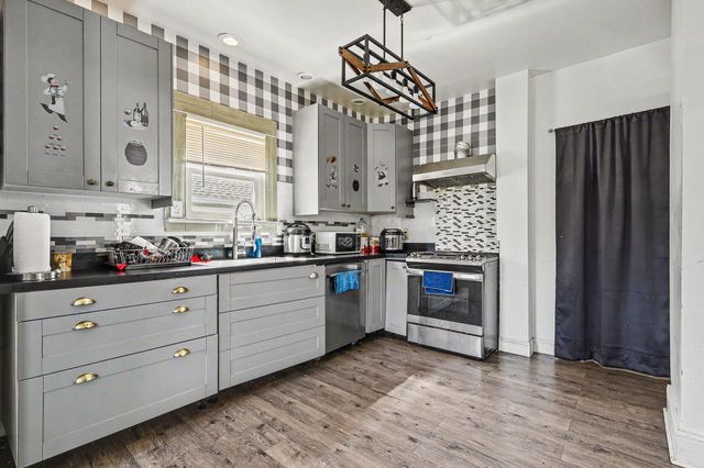 144 E 16th Street, Holland, MI 49423