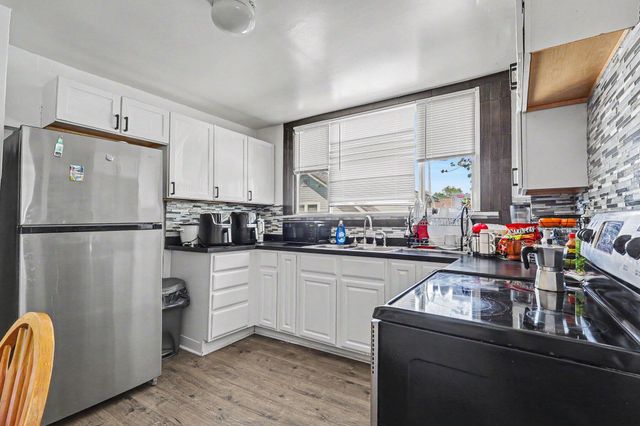 144 E 16th Street, Holland, MI 49423