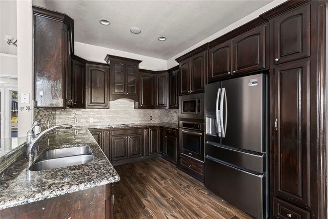 5517 Greenview Court, North Richland Hills, TX 76148