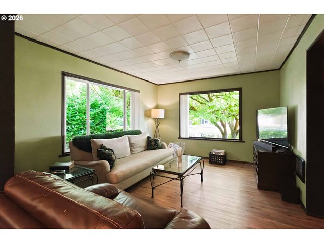 502 17TH Ave, Longview, WA 98632