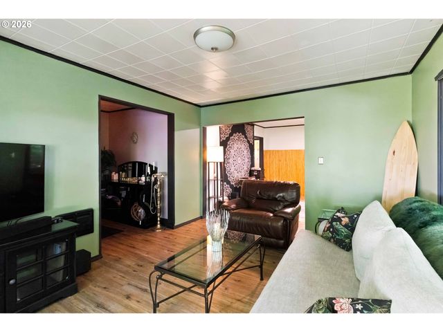 502 17TH Ave, Longview, WA 98632